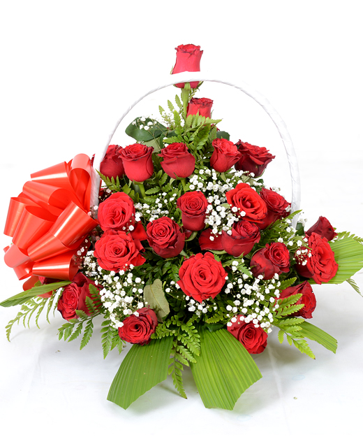 Red roses basket